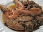 CHIPIRONES CON HABITAS, ALCACHOFAS Y GAMBAS